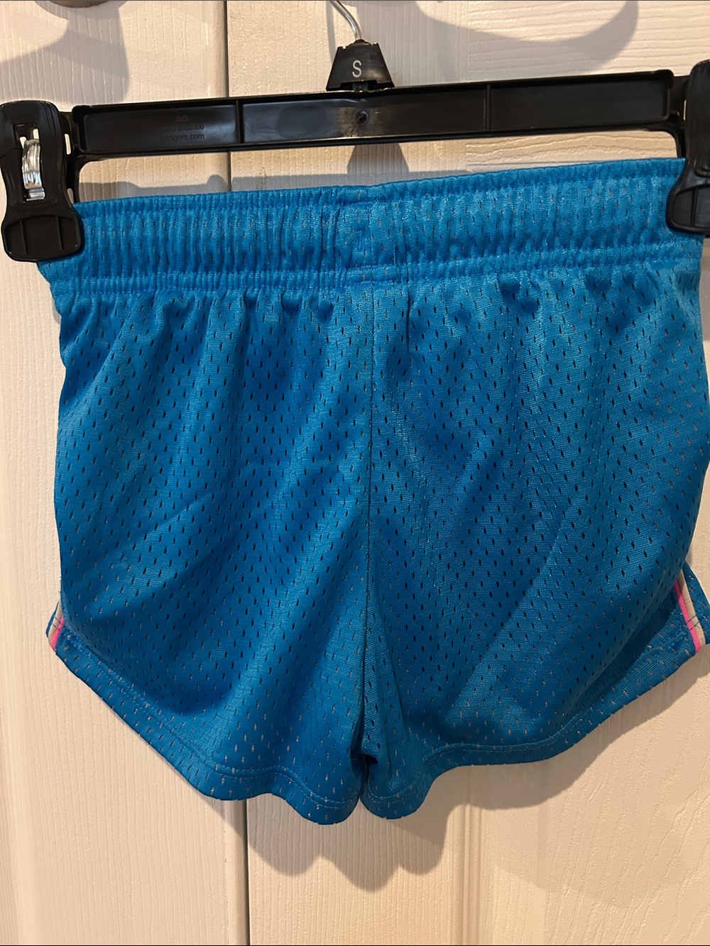 Preloved, Under Armour, Girls, Loose Fit Heatgear Mesh Shorts, Side Trim - Picture 4 of 6